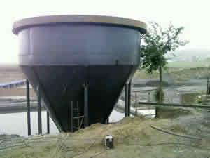 運(yùn)行罐，工作罐